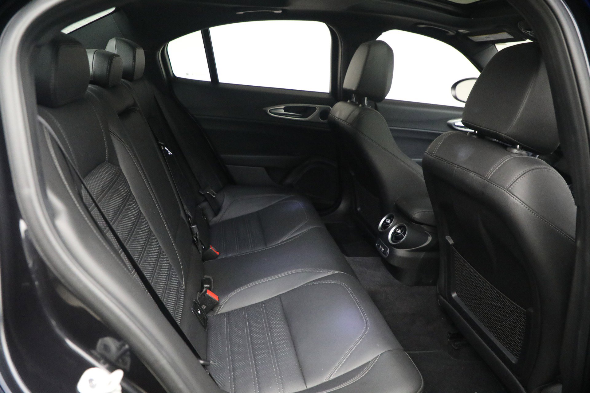 Used 2024 Alfa Romeo Giulia Veloce image 18