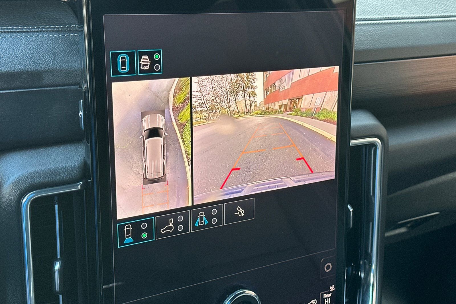 Used 2025 GMC Yukon Denali image 19