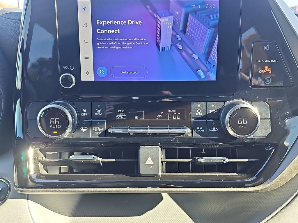 Used 2023 Toyota Highlander L image 30