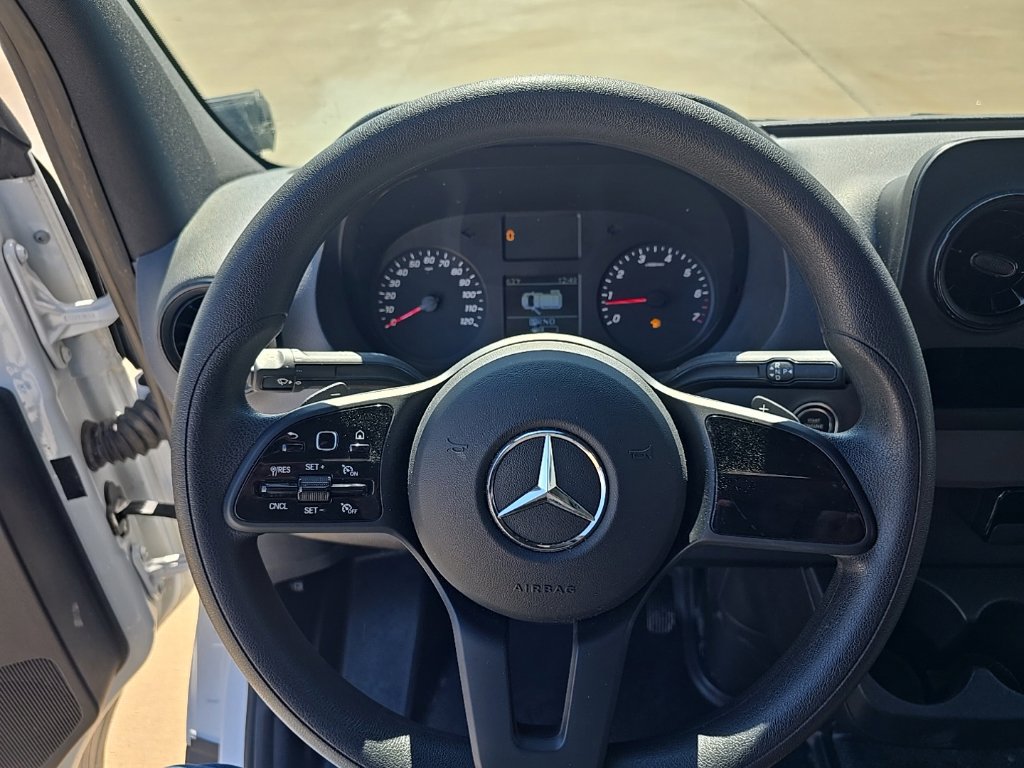 Used 2021 Mercedes-Benz Sprinter 1500 image 27