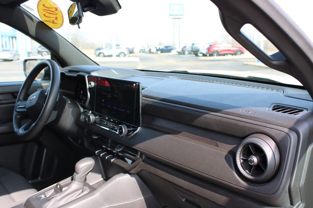 Used 2024 Chevrolet Colorado W/T image 27