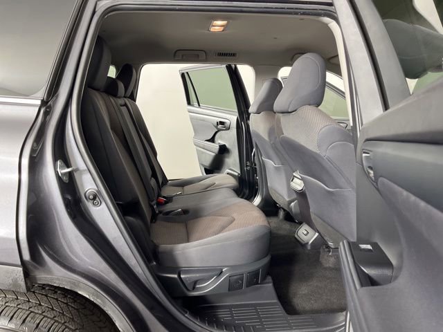 Used 2024 Toyota Highlander LE image 52