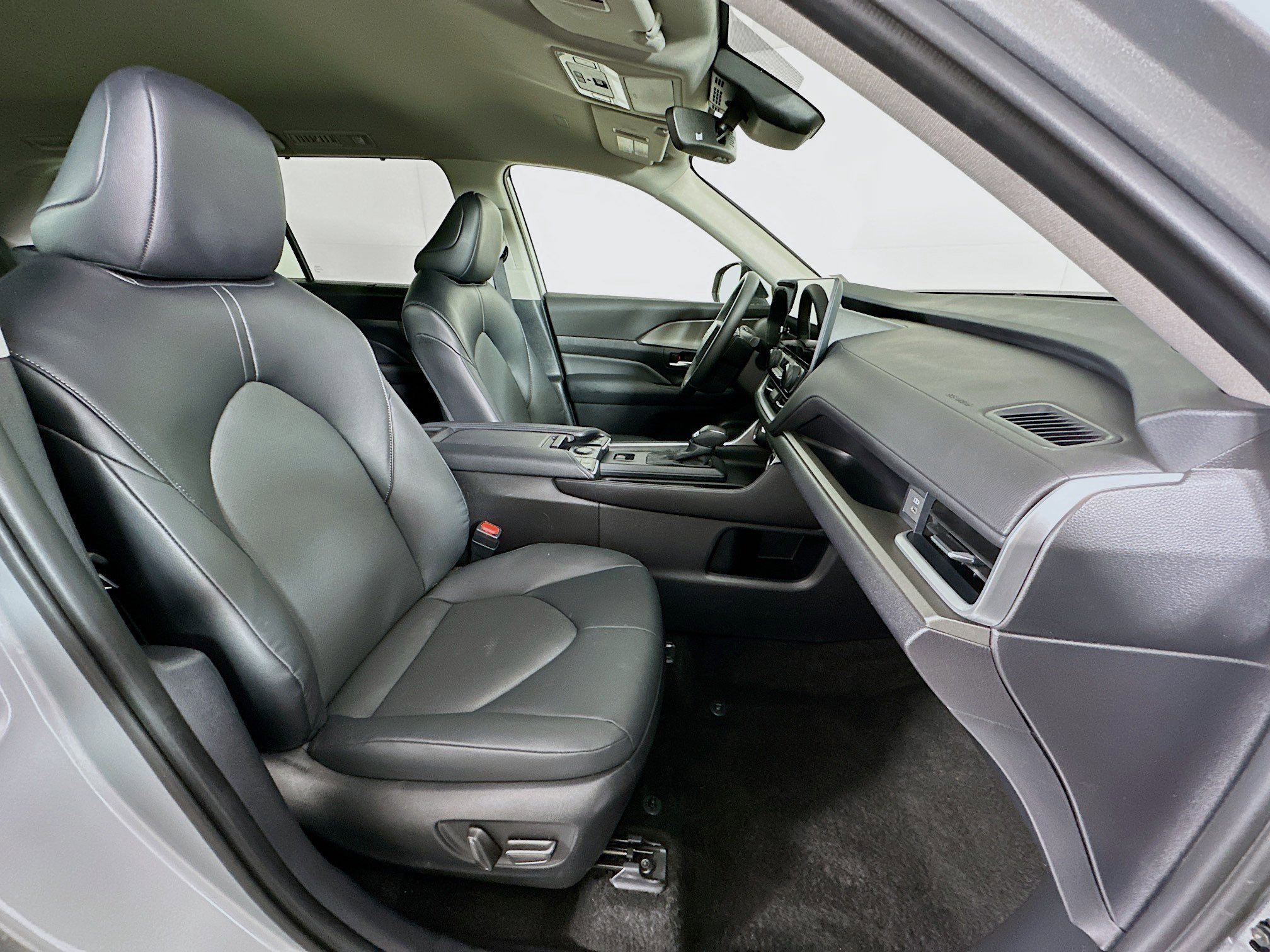 Used 2025 Toyota Grand Highlander AWD image 33