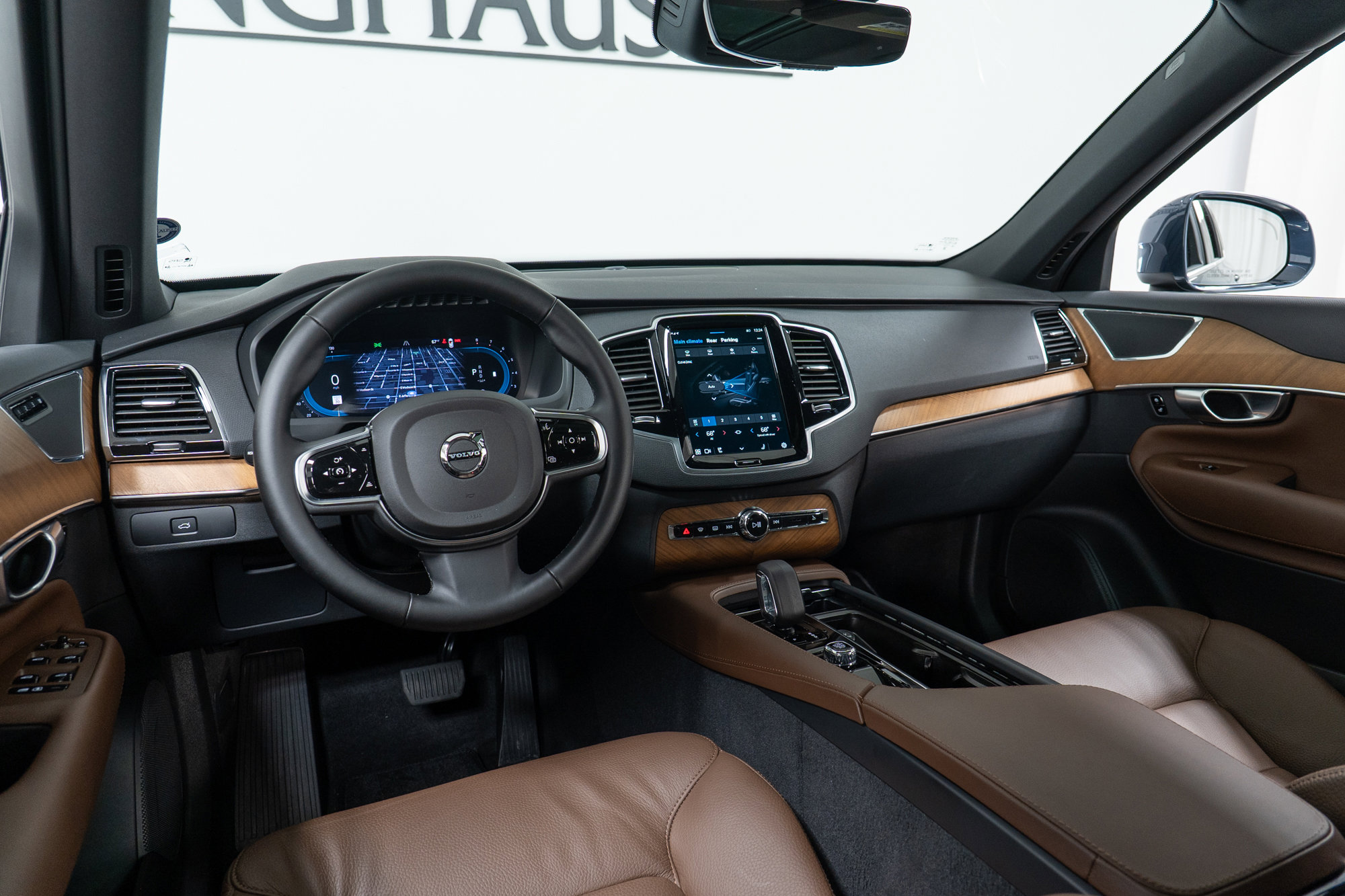 Certified 2024 Volvo XC90 B6 Plus w/ Protection Package Premier image 16