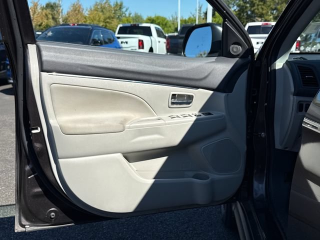 Used 2021 Mitsubishi Outlander Sport ES AWD/4WD image 16