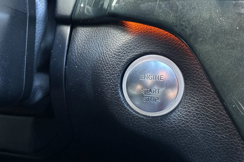 Used 2016 Mercedes-Benz GL 550 4MATIC image 26