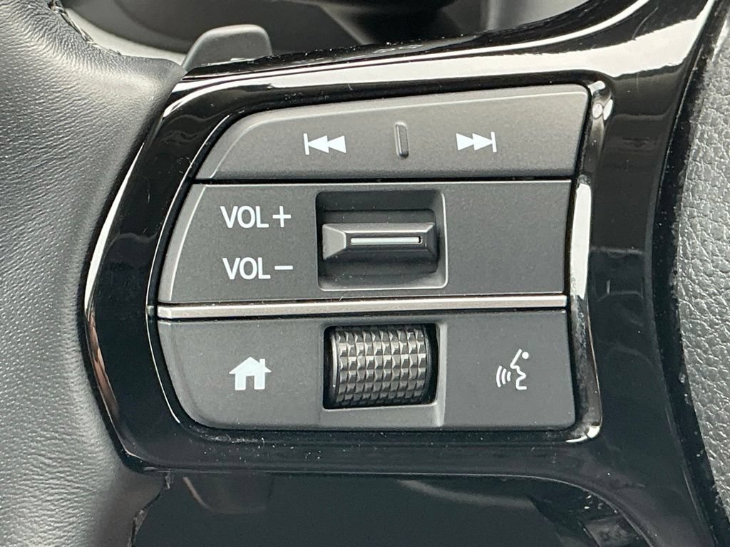 Used 2025 Honda Pilot Touring image 29