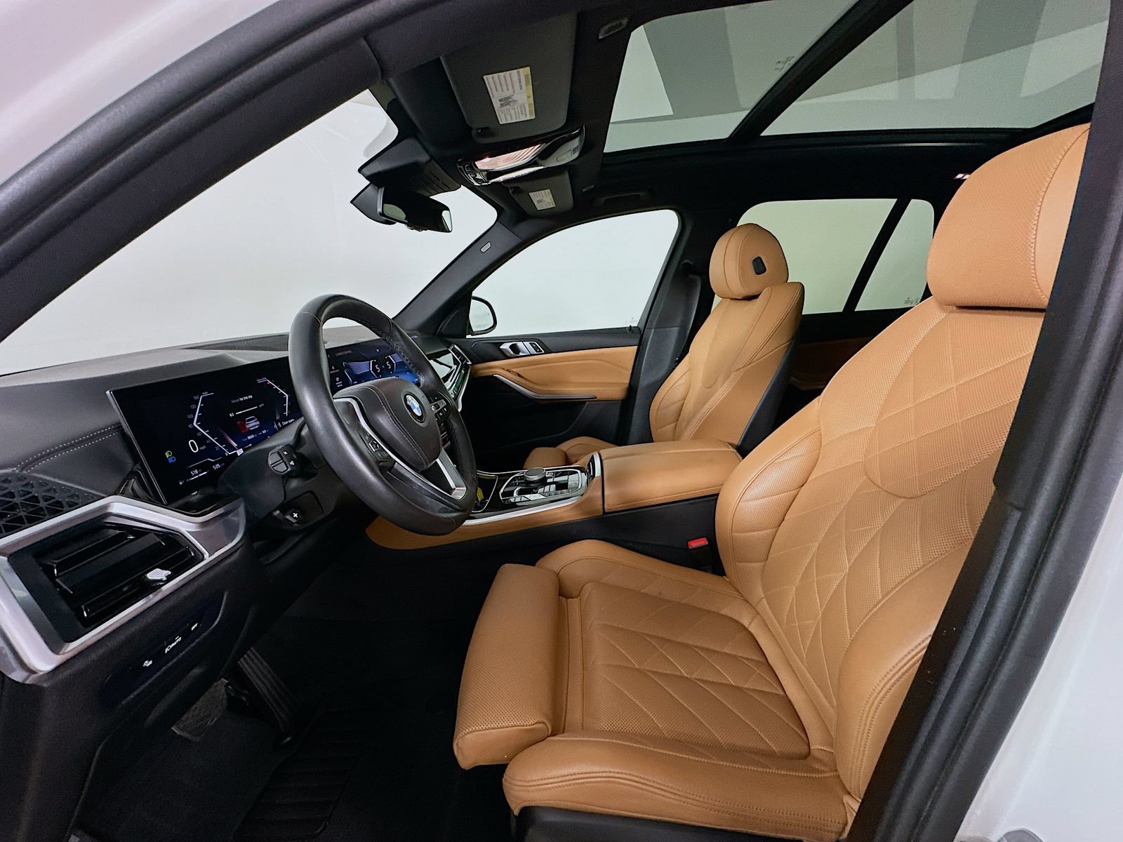 Used 2024 BMW X5 xDrive40i w/ Parking Assistance Package AWD/4WD image 32