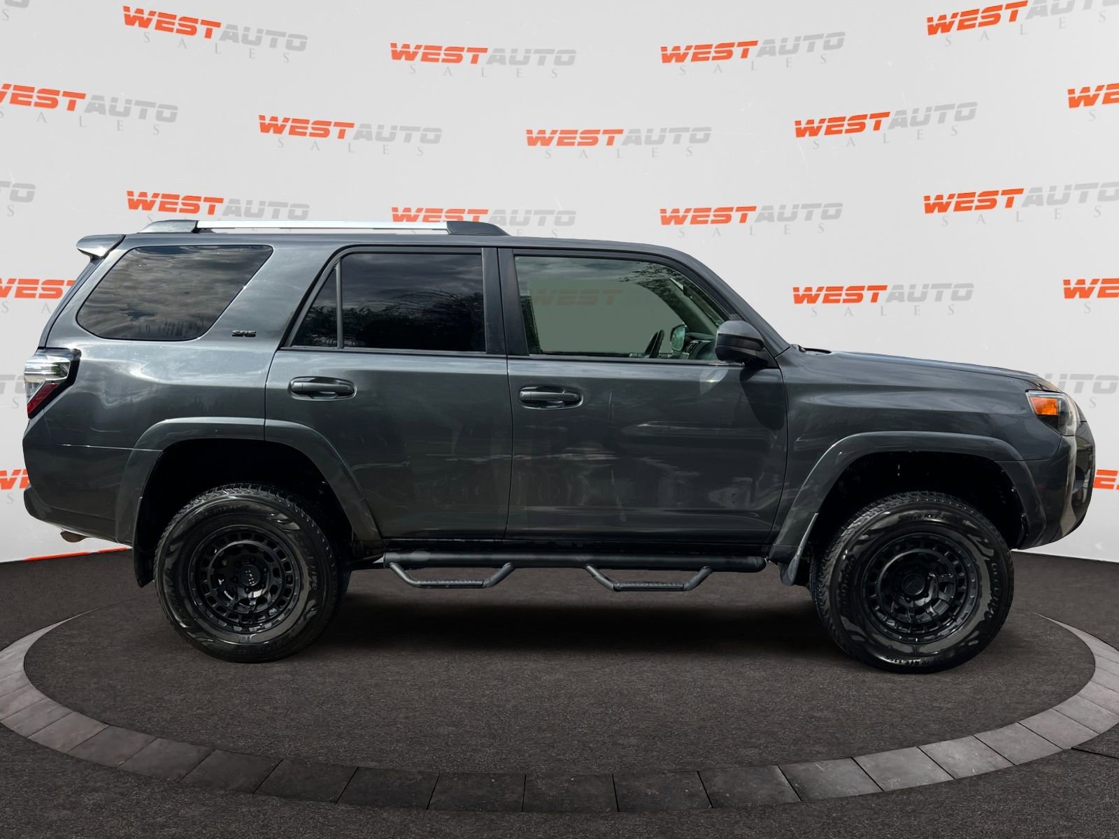 Used 2022 Toyota 4Runner SR5 AWD/4WD image 6