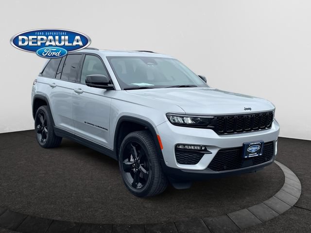 Used 2025 Jeep Grand Cherokee Limited w/ Luxury Tech Group II AWD/4WD image 9