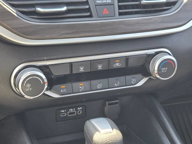Used 2025 Nissan Altima 2.5 SV FWD image 31