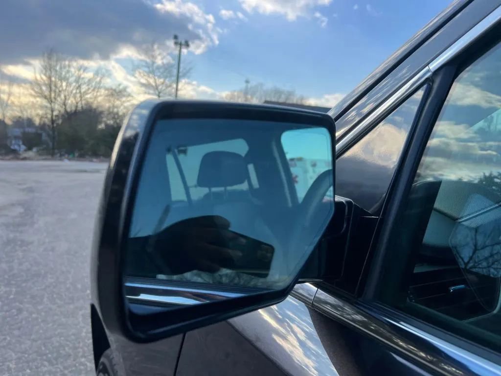 Used 2018 GMC Yukon Denali AWD/4WD image 40