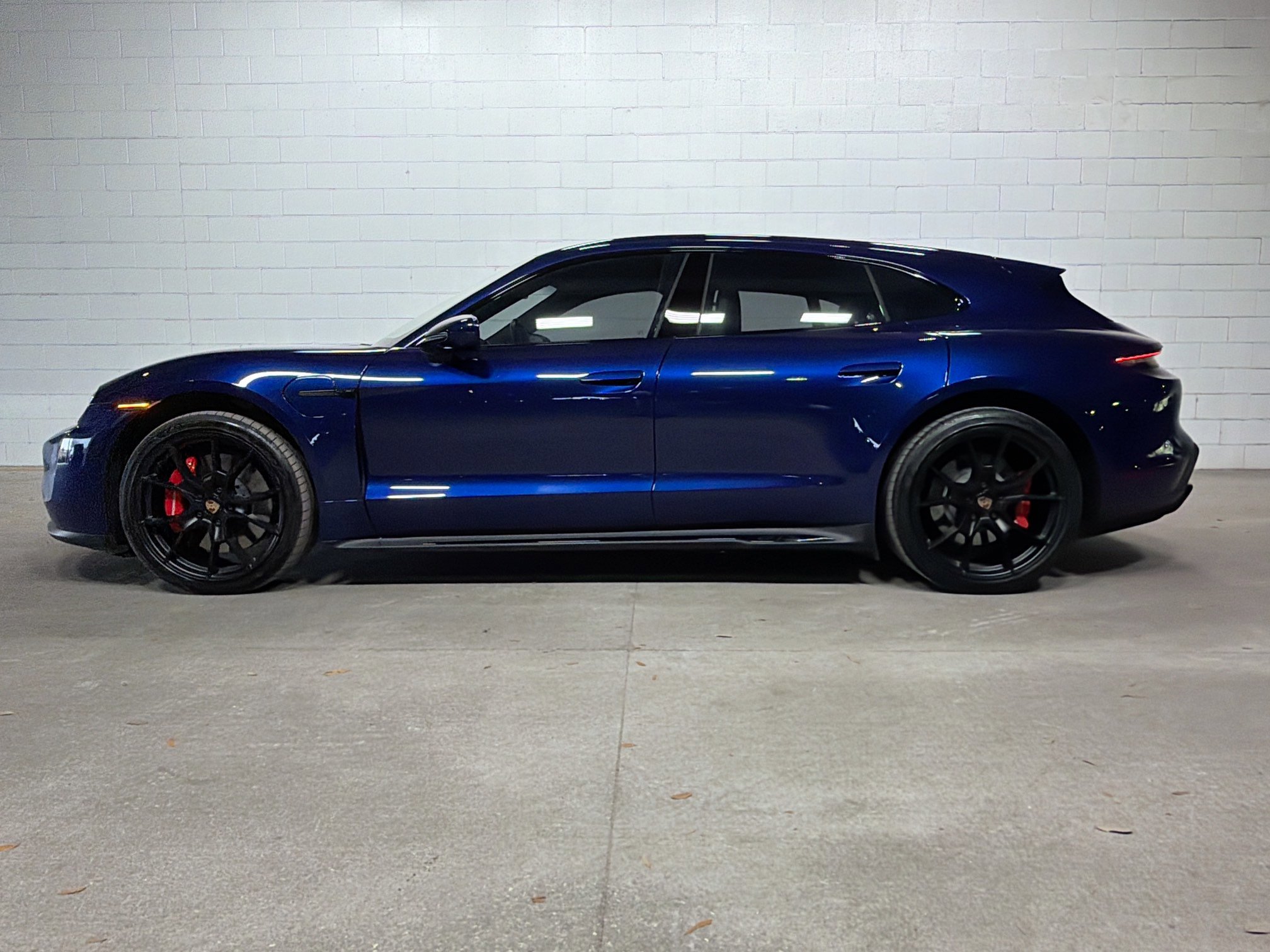 Certified 2023 Porsche Taycan GTS image 2