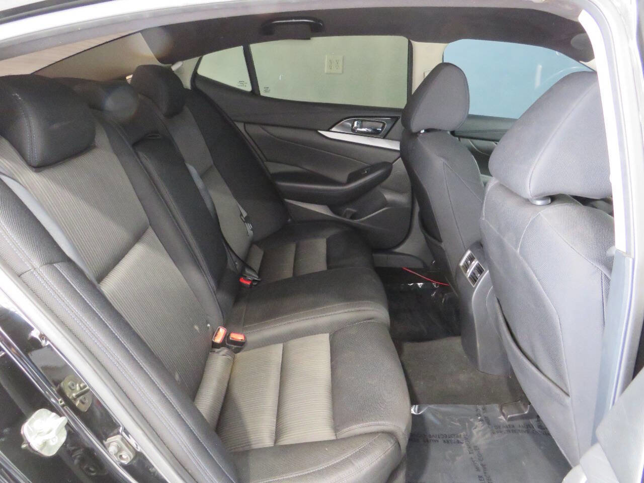 Used 2017 Nissan Maxima 3.5 S image 11