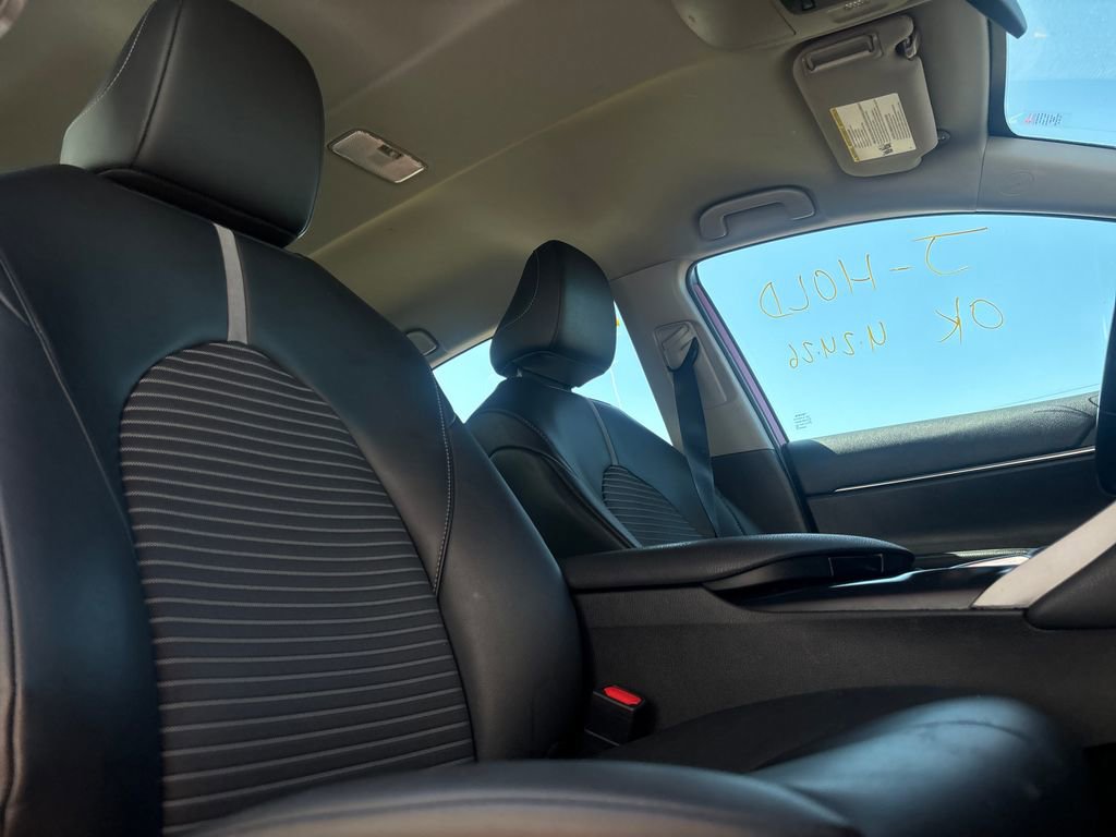 Used 2020 Toyota Camry SE FWD image 25