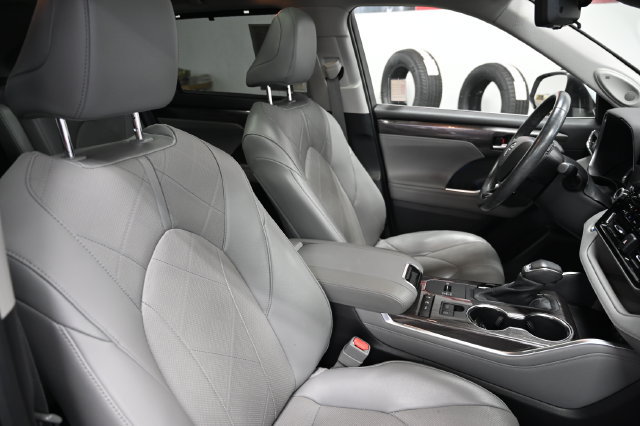 Used 2022 Toyota Highlander Platinum AWD/4WD image 9