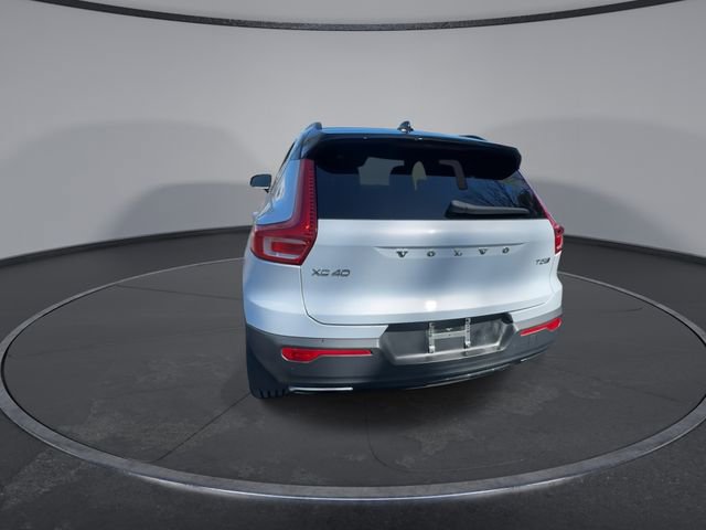 Used 2020 Volvo XC40 T5 R-Design image 11
