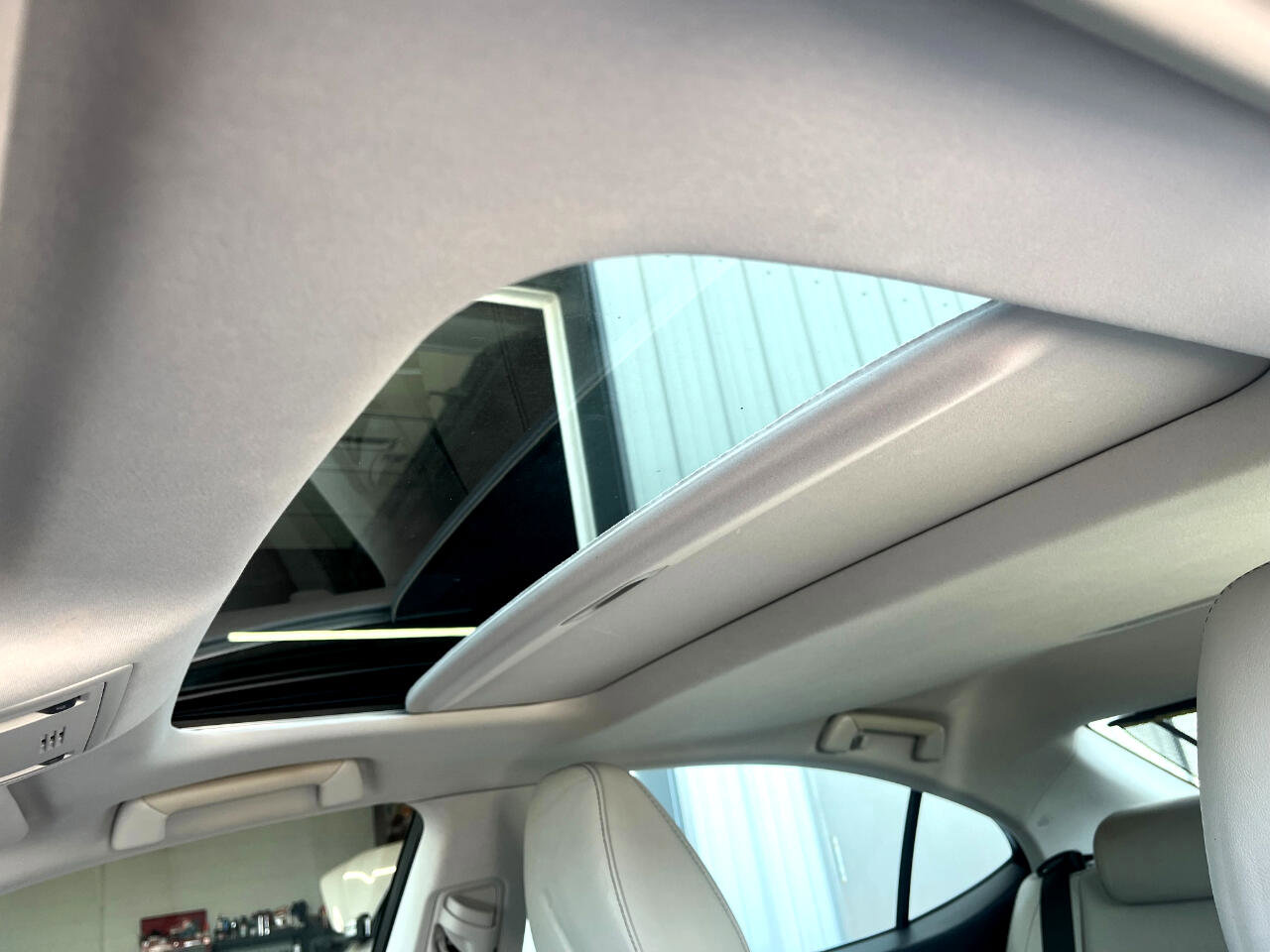 Used 2013 Lexus ES 300h image 31