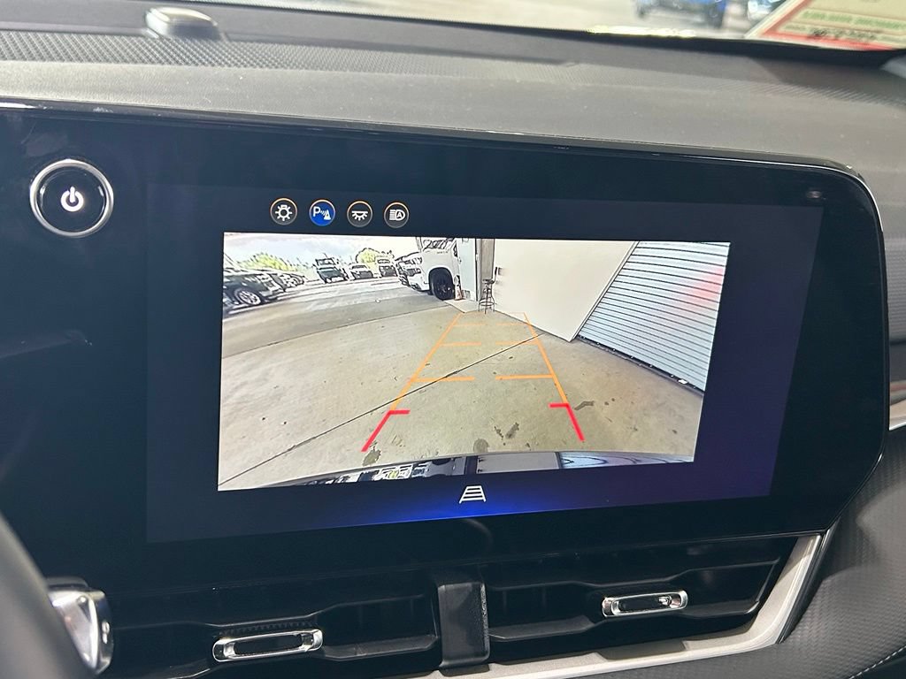 Used 2025 Chevrolet Equinox LT FWD image 25