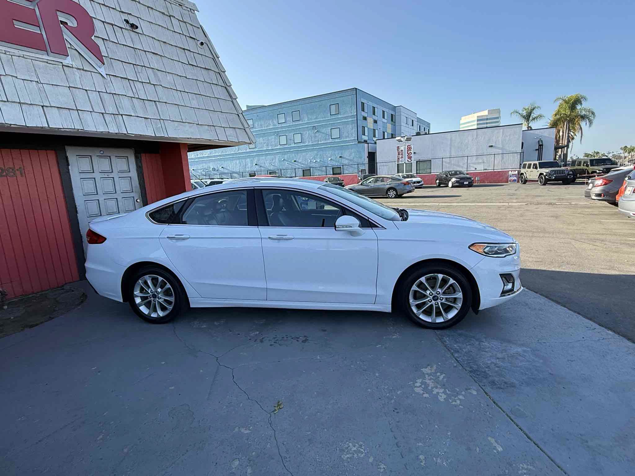 Used 2019 Ford Fusion Energi Titanium FWD image 13
