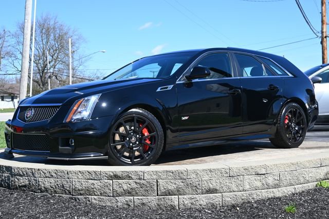 Used 2014 Cadillac CTS V image 1