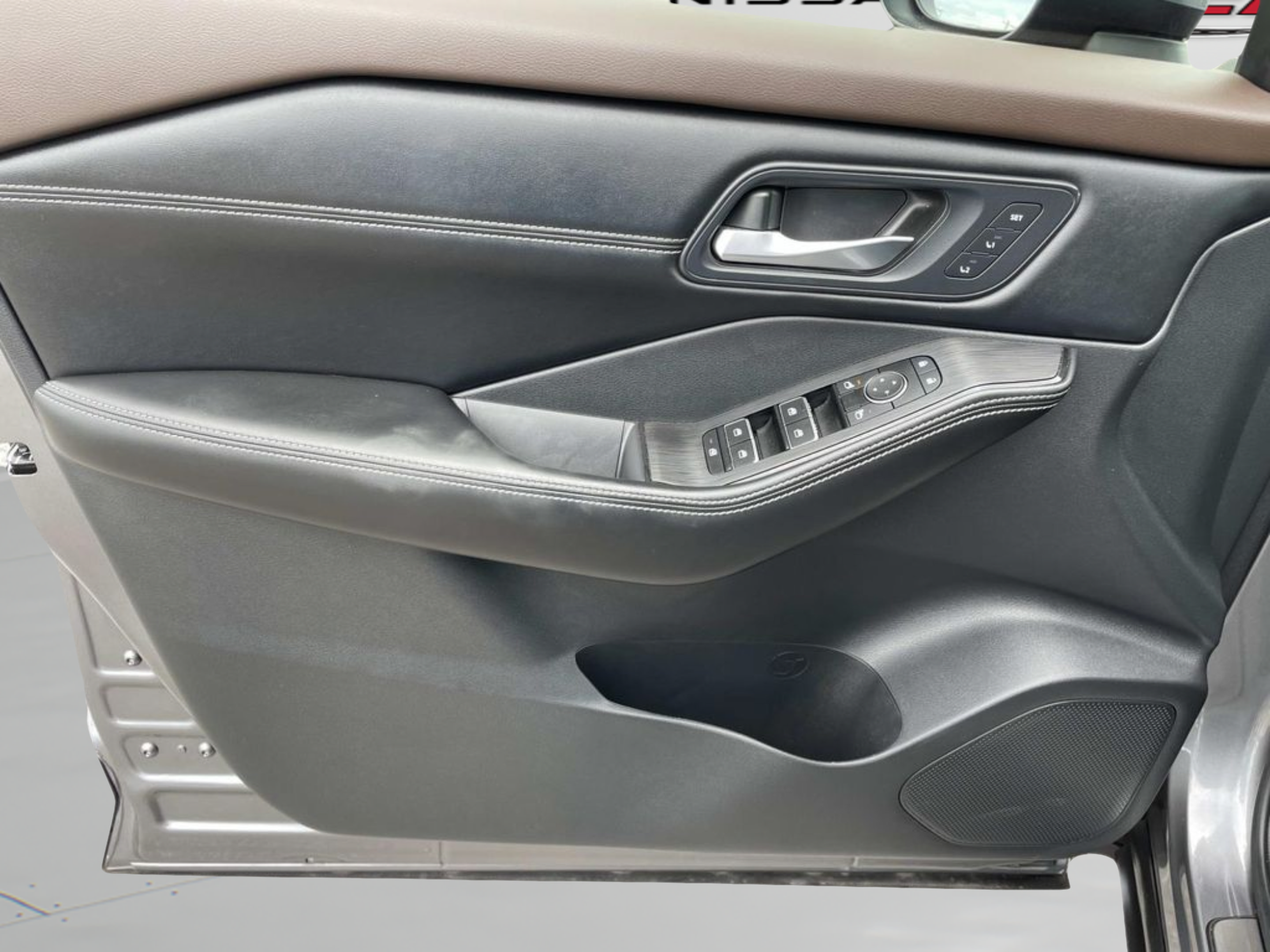 Used 2023 Nissan Rogue SL w/ SL Premium Package FWD image 21