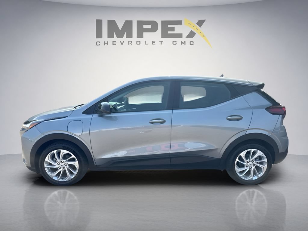 Used 2027 Chevrolet Bolt LT w/ Comfort Package FWD image 2