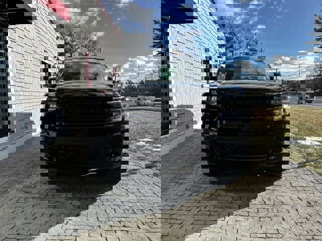 Used 2024 Jeep Grand Cherokee L Altitude image 3