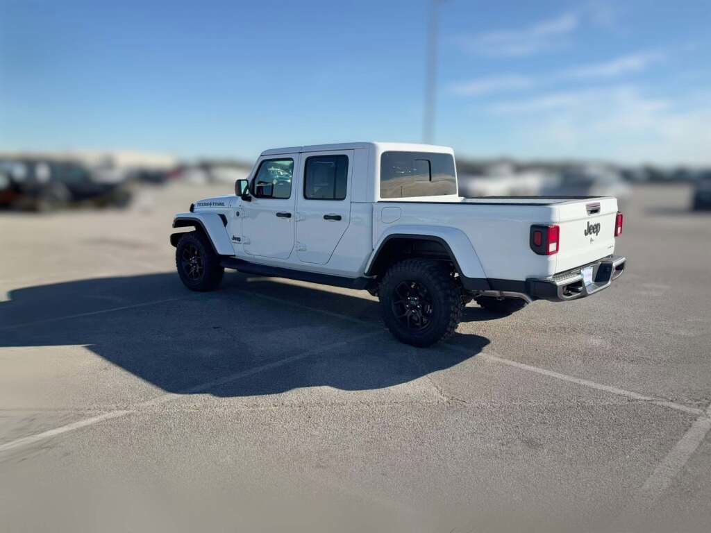 New 2026 Jeep Gladiator Sport image 8