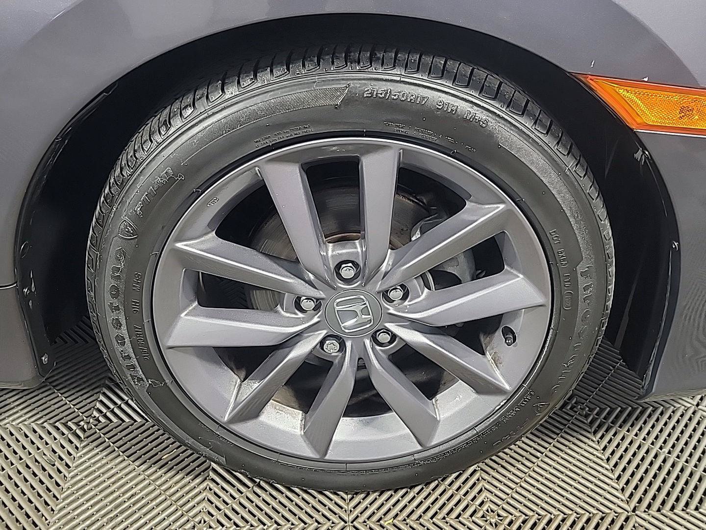 Certified 2019 Honda Civic EX image 3