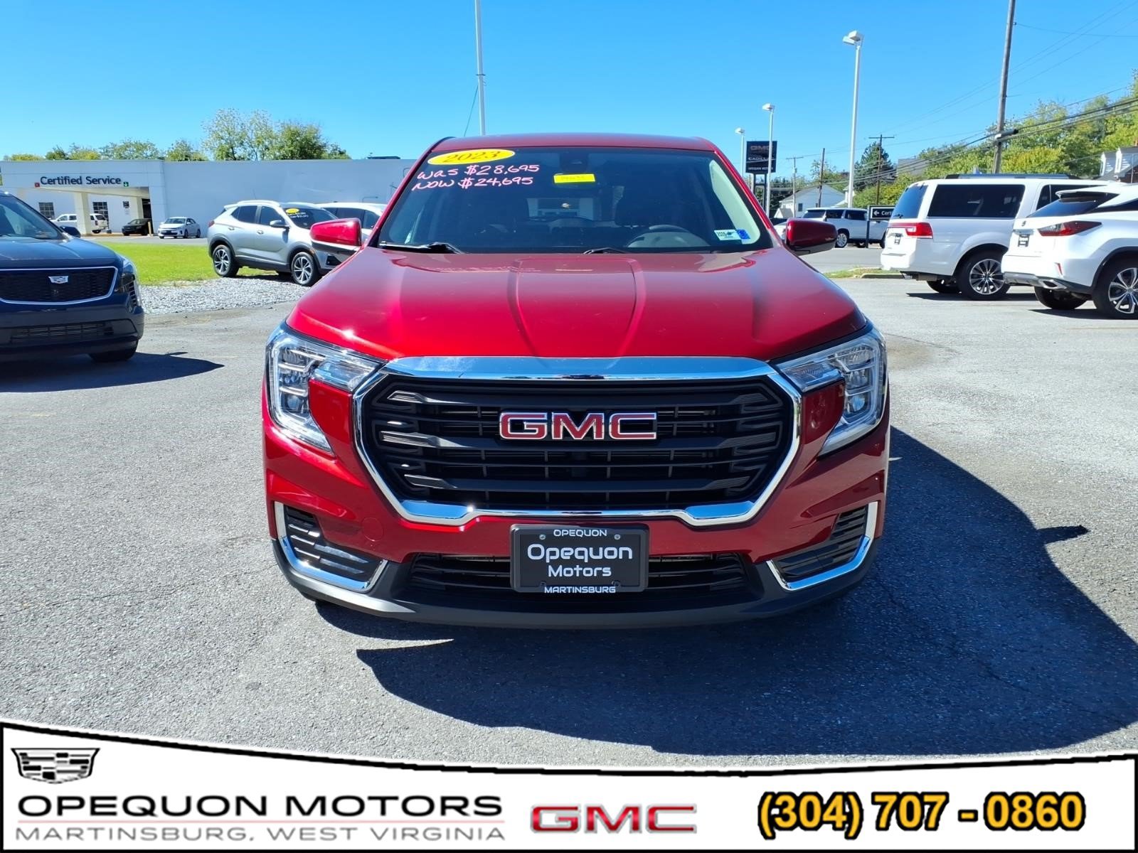 Used 2023 GMC Terrain SLE AWD/4WD image 2