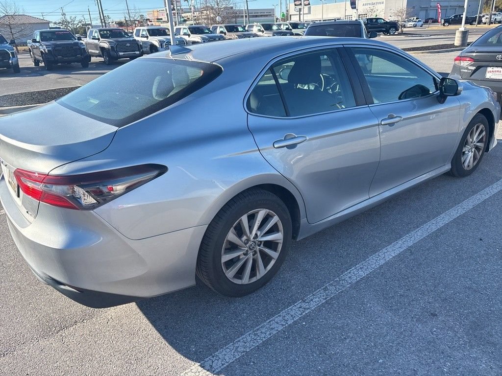 Used 2022 Toyota Camry LE FWD image 13