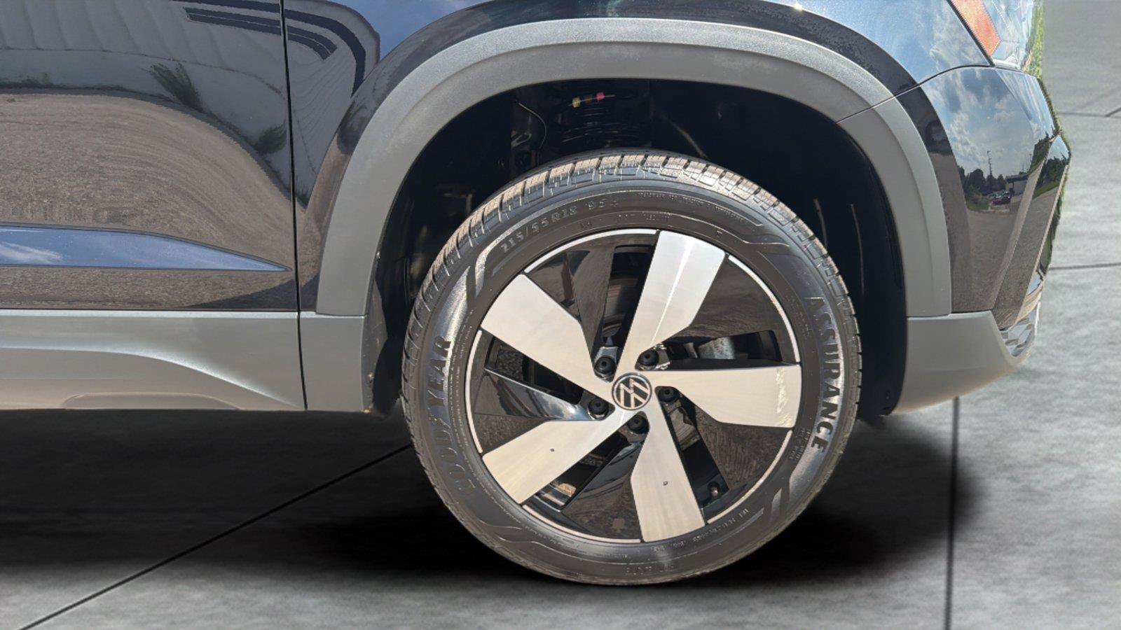 Used 2024 Volkswagen Taos S AWD/4WD image 25