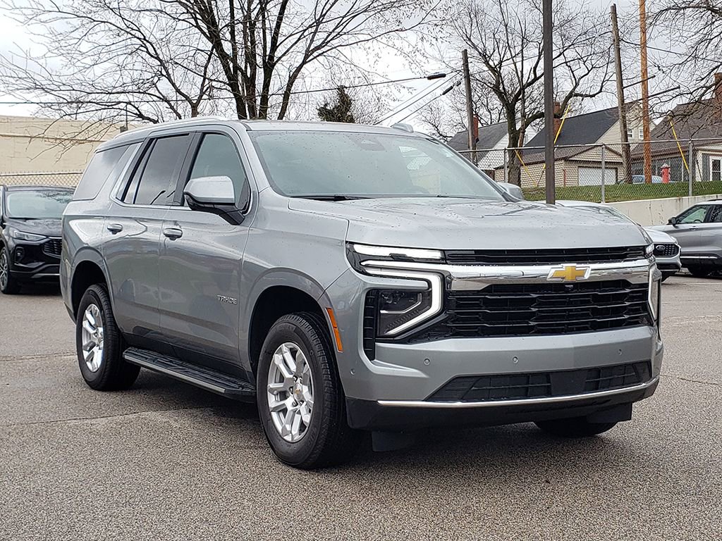 Used 2025 Chevrolet Tahoe LS image 3