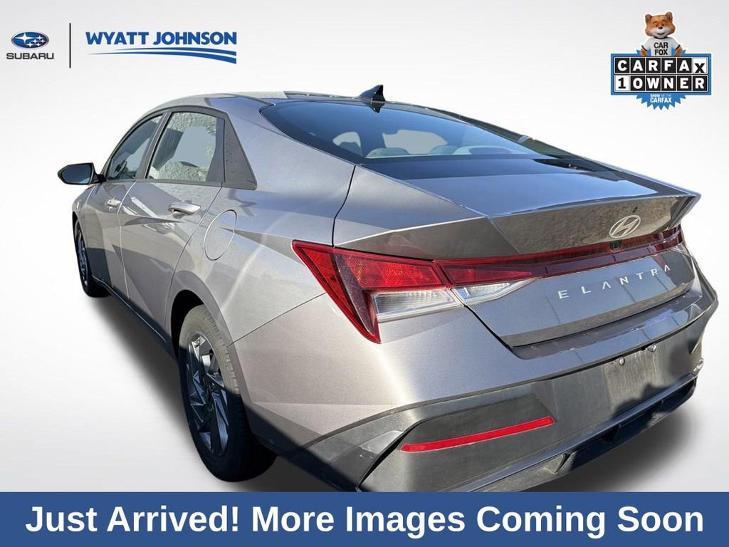 Used 2024 Hyundai Elantra SEL image 5