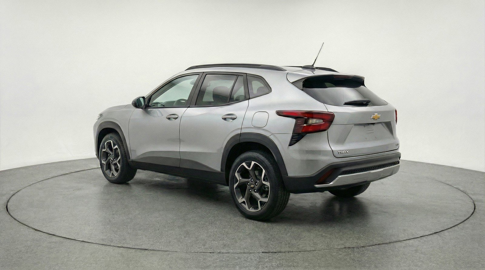 Used 2025 Chevrolet Trax LT w/ LT Convenience Package image 6