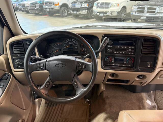 Used 2004 Chevrolet Silverado 2500 LS w/ Heavy-Duty Power Package AWD/4WD image 18