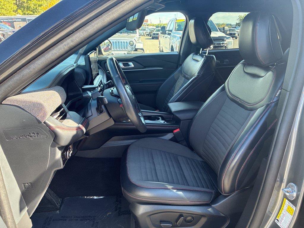 Used 2025 Ford Explorer ST-Line AWD/4WD image 12