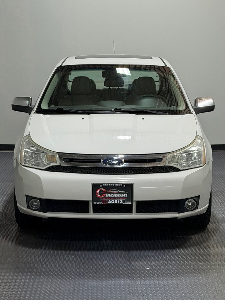 Used 2010 Ford Focus SEL FWD image 3