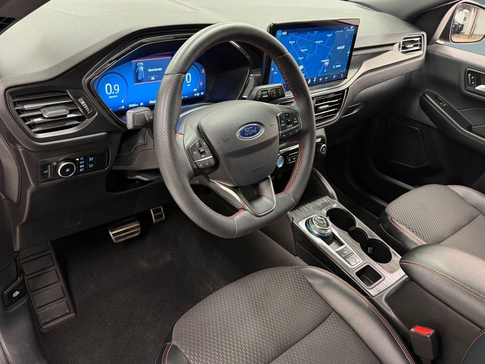 Certified 2023 Ford Escape ST-Line Elite AWD/4WD image 3