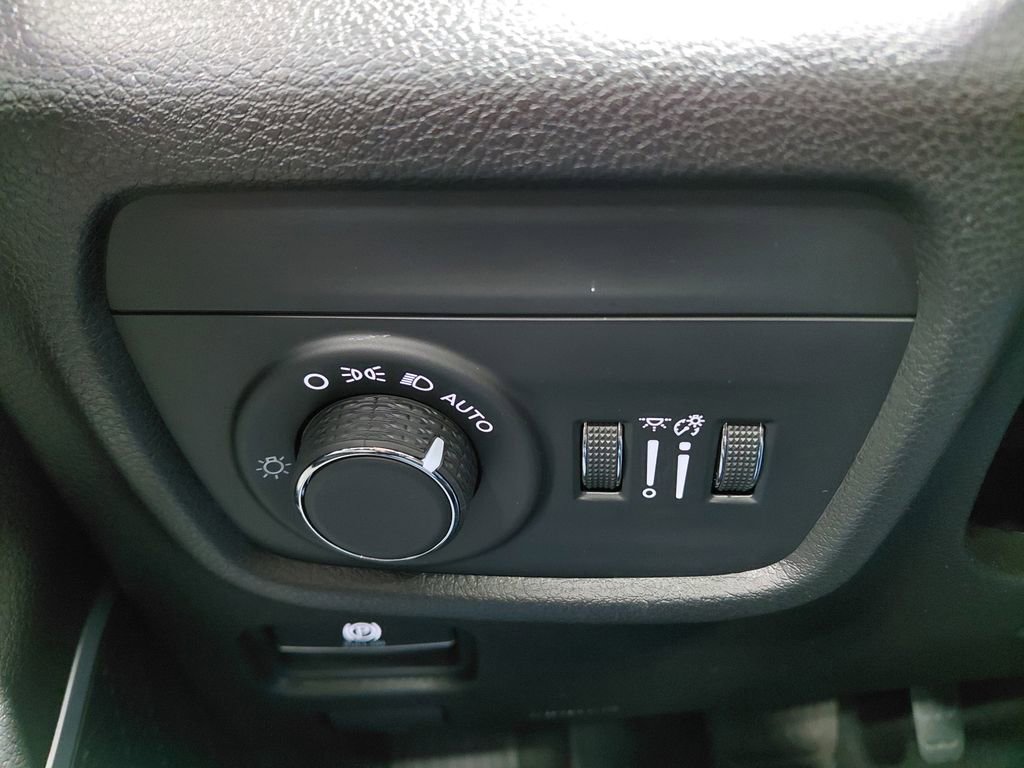 Certified 2022 Jeep Grand Cherokee L Laredo w/ Luxury Tech Group I AWD/4WD image 38