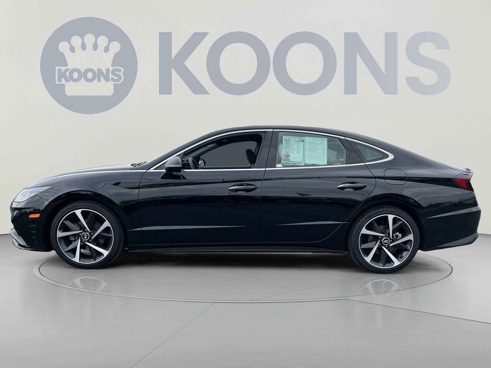 Used 2023 Hyundai Sonata SEL Plus FWD image 2
