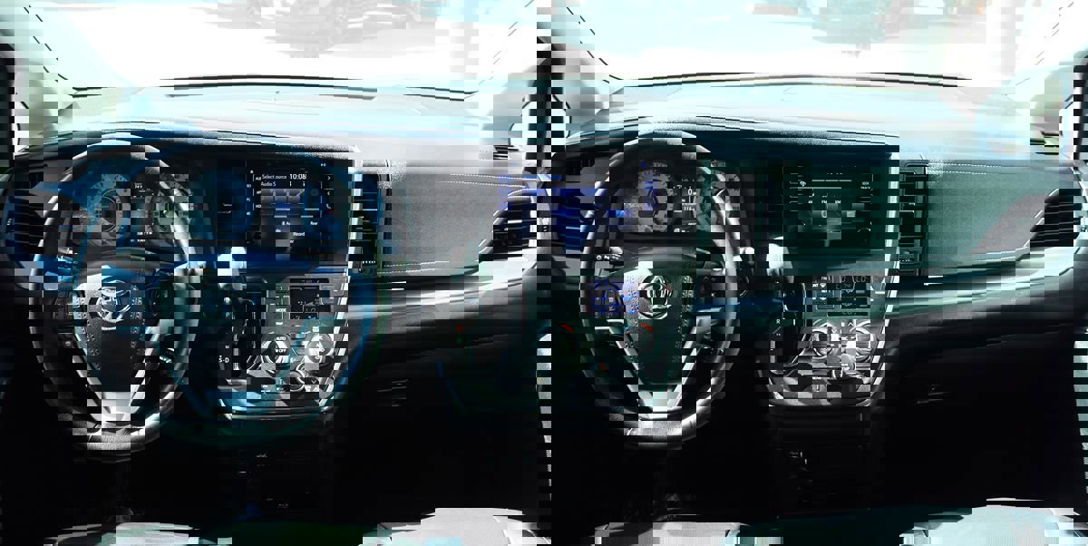 Used 2017 Toyota Sienna SE Premium image 37