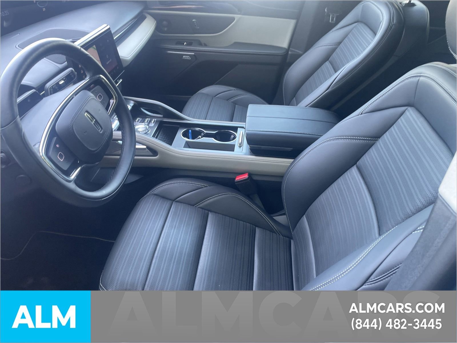 Used 2025 Lincoln Nautilus Reserve AWD/4WD image 10