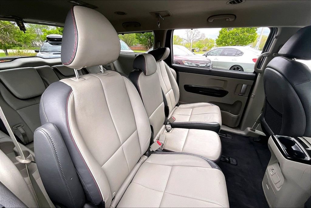 Used 2015 Kia Sedona EX FWD image 30