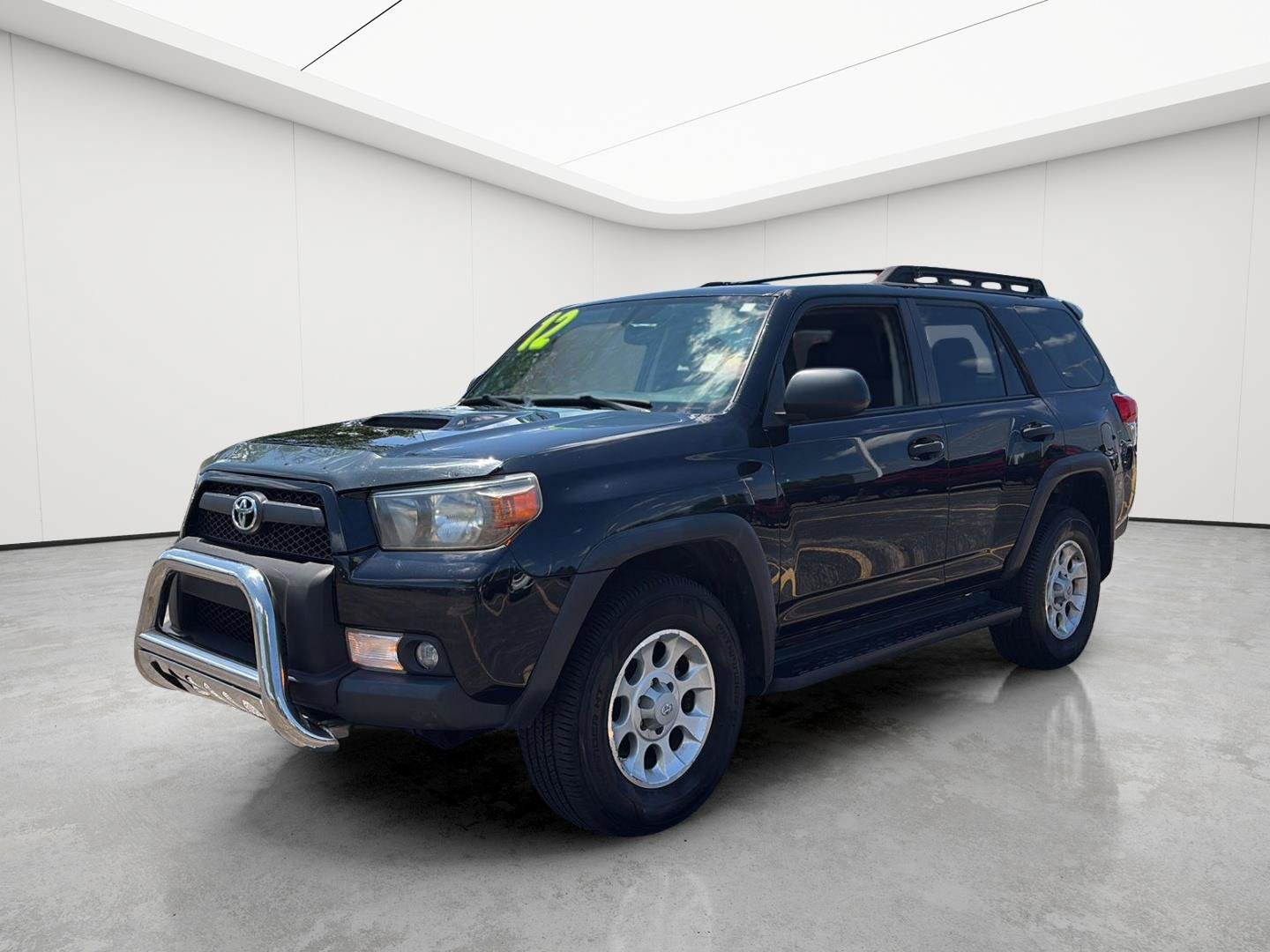 Used 2012 Toyota 4Runner SR5 AWD/4WD image 3