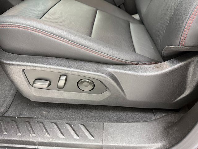 Used 2024 Chevrolet Colorado Z71 w/ Z71 Convenience Package 2 image 25