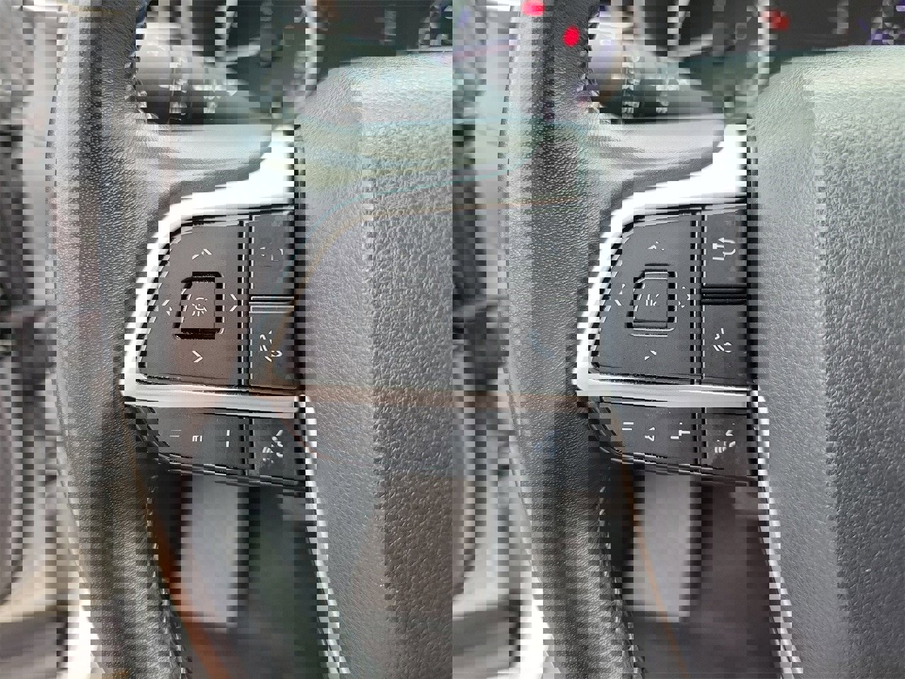 Used 2023 Toyota Highlander LE image 20