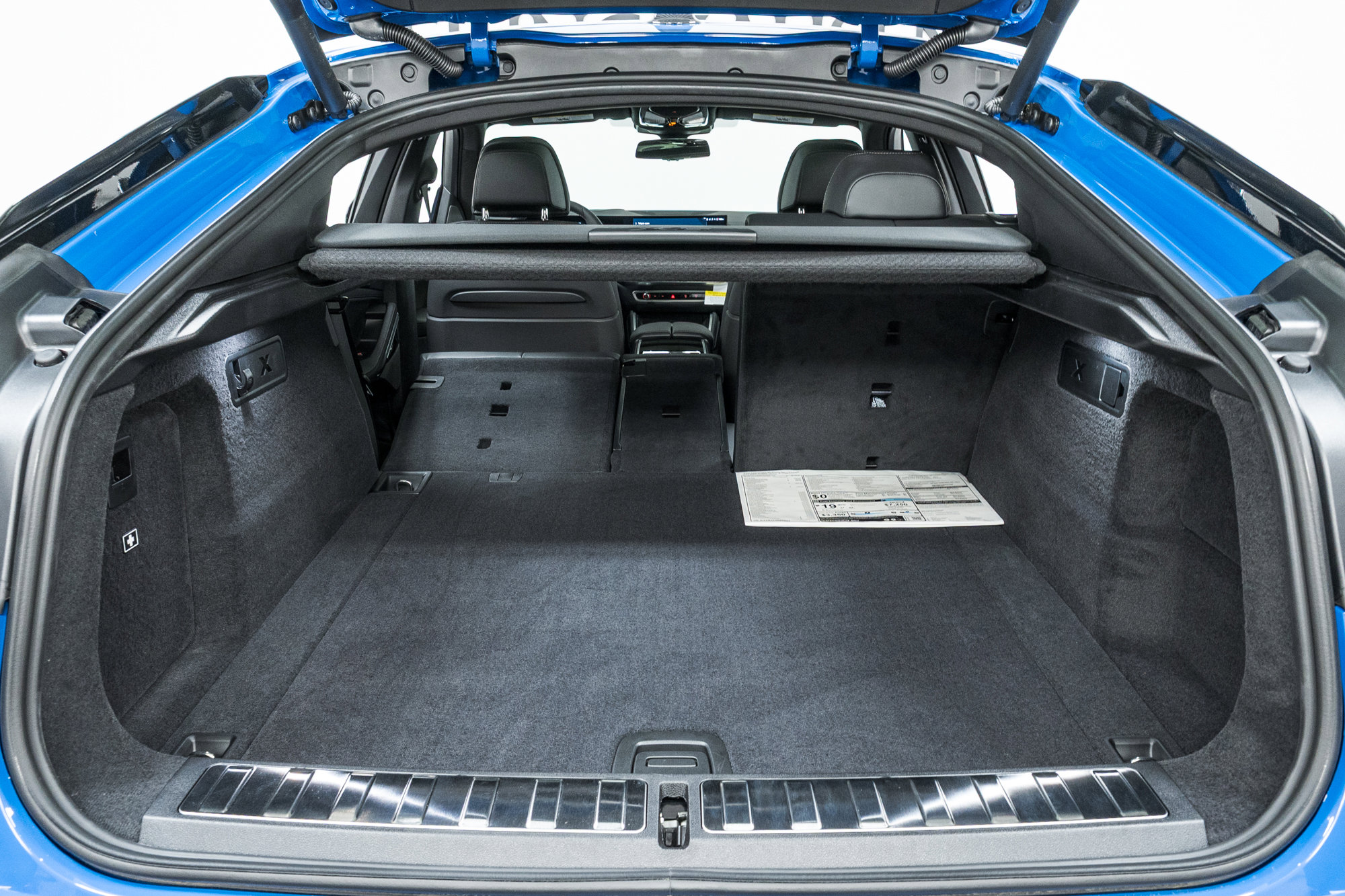 Used 2025 BMW X6 M60i w/ Executive Package image 10