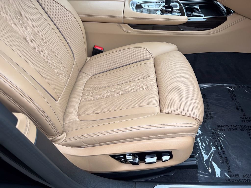 Certified 2022 BMW 750i xDrive w/ Executive Package image 42